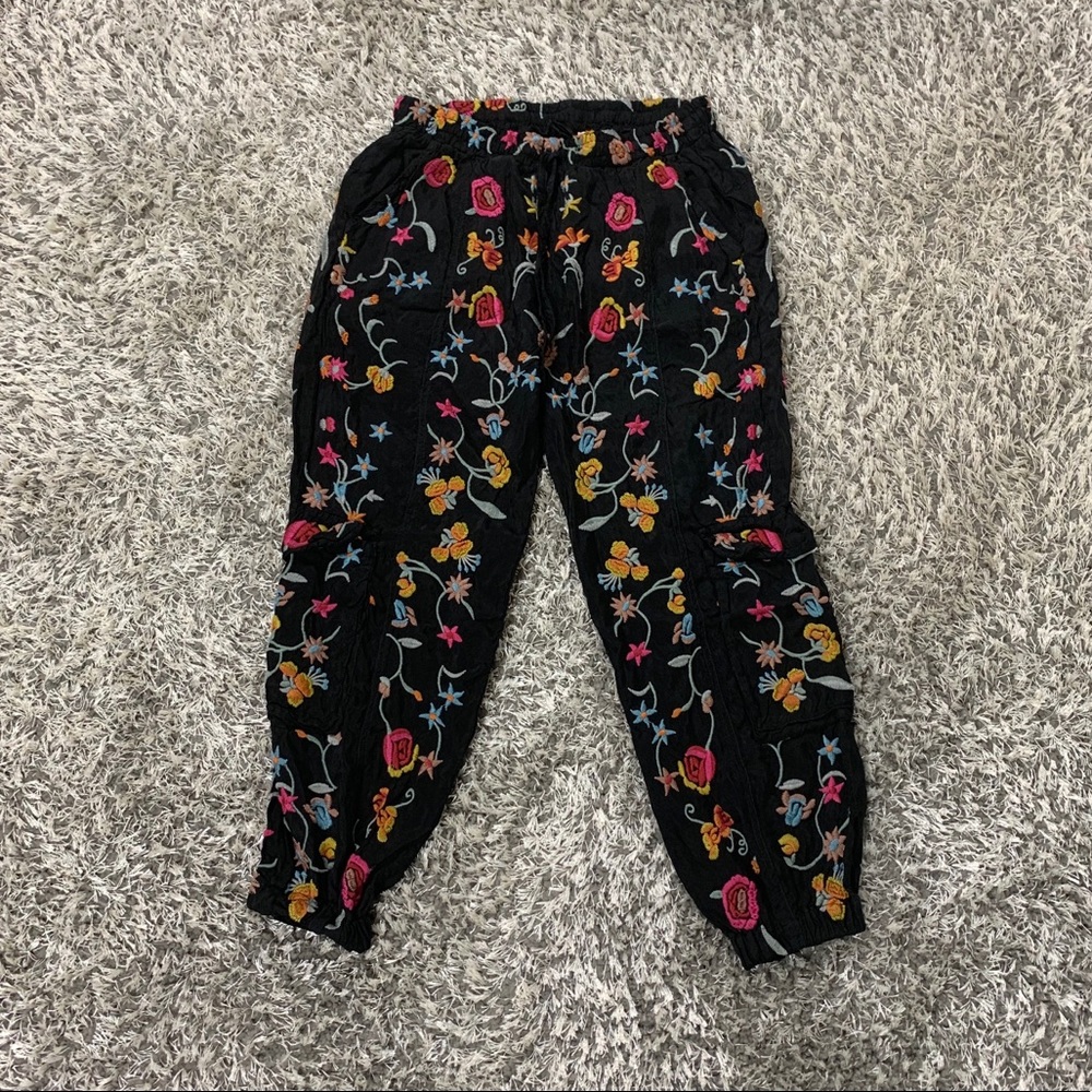 Johnny Was Embroidered Cupra Cargo Pants  Size S